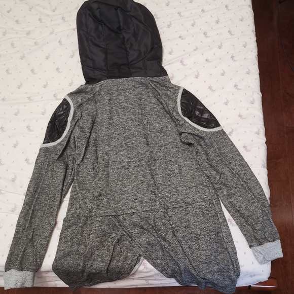 NEW Fashionable Jacket - Picture 2 of 2